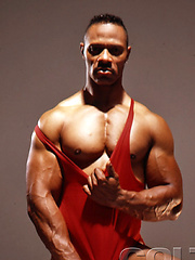 Hot bodybuilder Mitchell Rabida posing naked