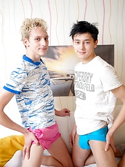 Hung twink Leo slides into blond boy Andreas