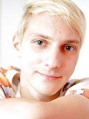 Twink anal play in the shower with Andreas