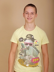 Cute twink Thomas Swings blows his big load.