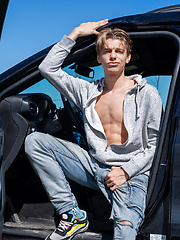Leo Louis gay porn pics
