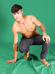 Perfectly build gay hottie shows it all