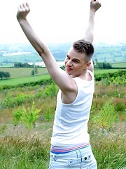Raw: Romantic Picnic Quickly Turns Into A Hard-Hitting, Ass-Splitting Kitchen Table Power Fuck!