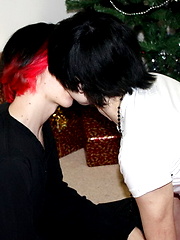 Damien White & Luke Shaddow fuck on christmas day