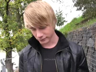 czech hunter get a blowjob from hot blond