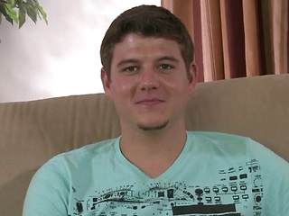 Straight man Lucas Allen fucks his friend Austin Onyx