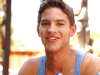 Hot muscle boy Liam Hensen