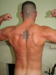 Mature muscle hunk Rex jerking off dick by ManAvenue image #6