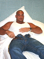 Latin hunk Alex Powerhouse in amateur shoot by ManAvenue image #6
