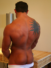 Musculed latin hunk gets naked by ManAvenue image #7