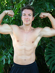 Ivan shows his ripped body by ManAvenue image #6