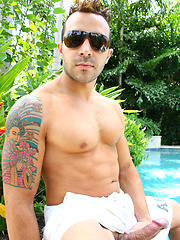 Hot muscle hunk jerking off dick by ManAvenue image #6