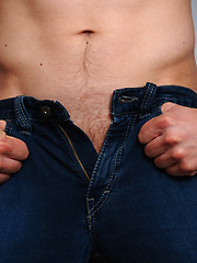Big muscled sutud posing naked by ManAvenue image #5