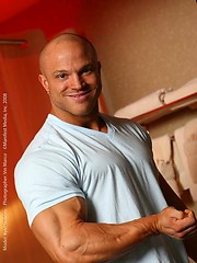 Muscle man Kyle shows his butt by Manifest Men image #5