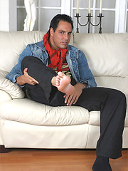 Marcello films himself having a sneaky wank by With Marcello image #6