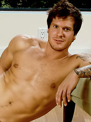 Hot muscle hunk Parker London posing naked by Nextdoor Male image #7