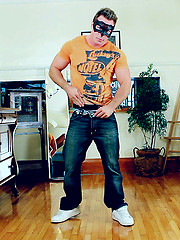 Muscle stud Austin gets naked by Maskurbate image #7