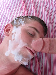 Gay dude gets a massage with a happy ending by Massage Bait image #8