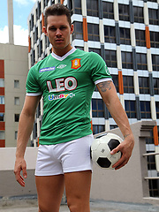 On the first day of summer Tate Ryder strips naked in the city by Bentley Race image #8