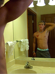 Owen posing naked by Nextdoor Male image #4
