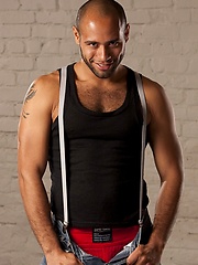 Muscled hairy dude Leo Forte naked by Club Inferno image #6