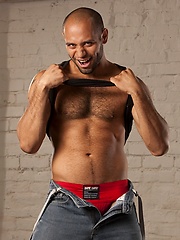 Muscled hairy dude Leo Forte naked by Club Inferno image #6