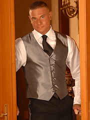 Kent North shows his muscle body by Hot House Backroom image #5