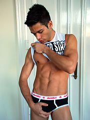 Muscle boy Fernando Kairon strips down in Berlin by Bentley Race image #8