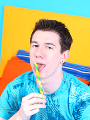 Unsuspected visiting twink unleash the butt bangs by LollipopTwinks image #5