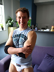 Straight Aussie Jock Brad jacks off for Ben by Bentley Race image #5