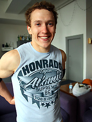 Straight Aussie Jock Brad jacks off for Ben by Bentley Race image #5
