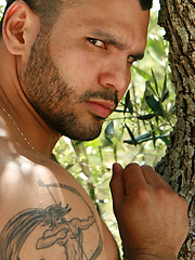 Big muscle hunk Franko naked outdoors by LucasKazan image #7
