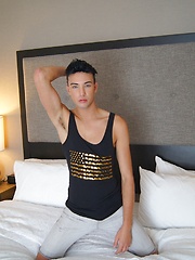 Gorgeous twink Jake Diamante busts a nut onto his abs. by BF Collection image #4
