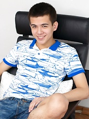 Adorable twink Alexandre Lee wanks for the boys by BoysFox image #4