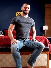 Muscled hairy hunk Jake Morgan by Bareback That Hole image #5