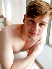 Take a bubble bath with our cute mate Lincoln Hall by Bentley Race image #6