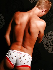 Alfred in bed by Male Model image #7