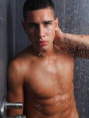 Kaleo hot shower by Male Model image #6