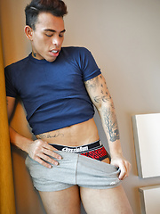 Meet our hot new mate Cristian Berry by Bentley Race image #6