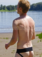 Football Nude #14: First Time Bromance! Beefy Levaughn & Tall 6'4