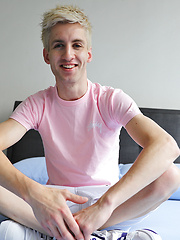 It's the return of skinny hung twink Rick Dalton by Bentley Race image #7