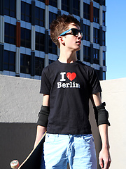 Skinny twink with a big Aussie dick - Check out our new mate Rick Dalton by Bentley Race image #5