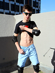 Skinny twink with a big Aussie dick - Check out our new mate Rick Dalton by Bentley Race image #5