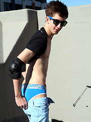 Skinny twink with a big Aussie dick - Check out our new mate Rick Dalton by Bentley Race image #5
