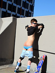 Skinny twink with a big Aussie dick - Check out our new mate Rick Dalton by Bentley Race image #5