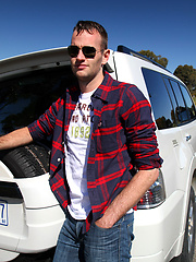 Jacking in the Australian bush with Zac Frevo by Bentley Race image #4