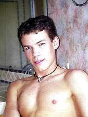 Sexy twink who loves his sex toys when he can\'t find a man to help. by Mount Equinox image #5