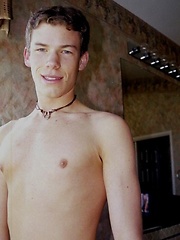 Sexy twink who loves his sex toys when he can\'t find a man to help. by Mount Equinox image #5
