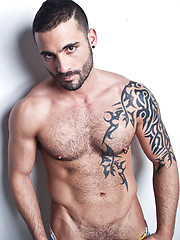 Edji Da Silva Soaks Scott Hunter by Lucas Raunch image #9