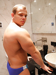 Muscle bear Dennis - Shower time by Bentley Race image #4
